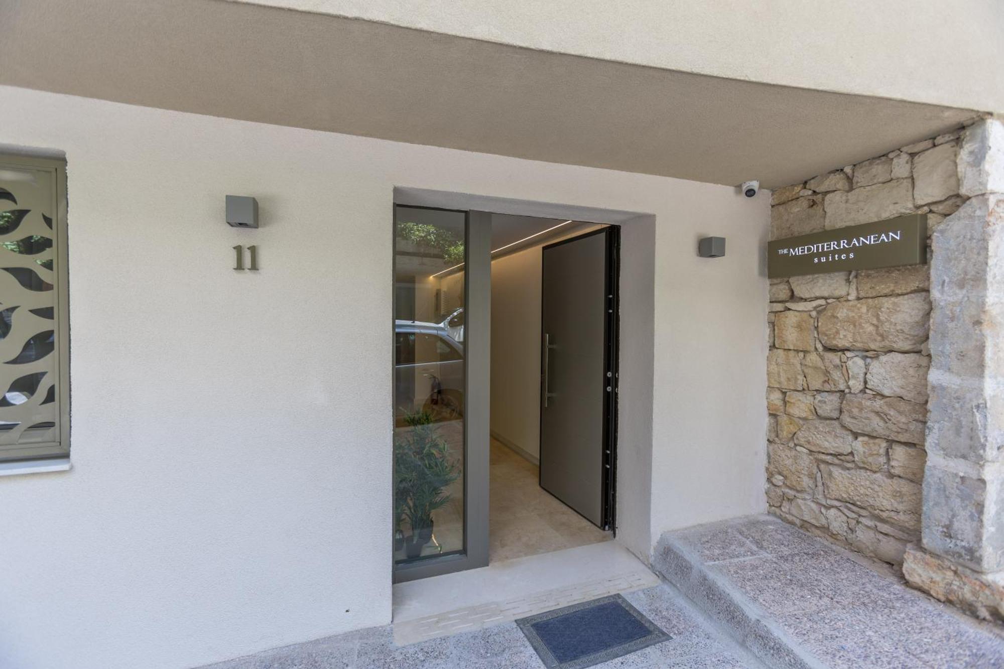 The Mediterranean Suites بيرايوس المظهر الخارجي الصورة