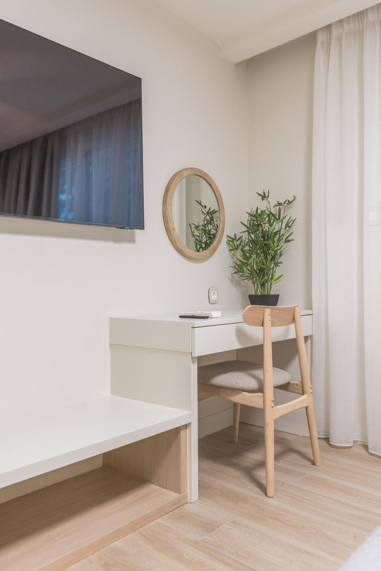 The Mediterranean Suites بيرايوس المظهر الخارجي الصورة