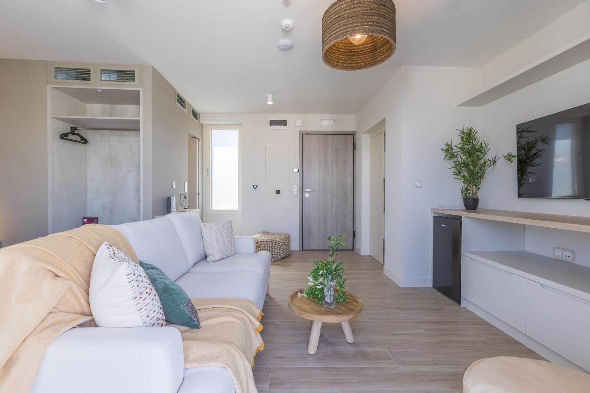 The Mediterranean Suites بيرايوس المظهر الخارجي الصورة