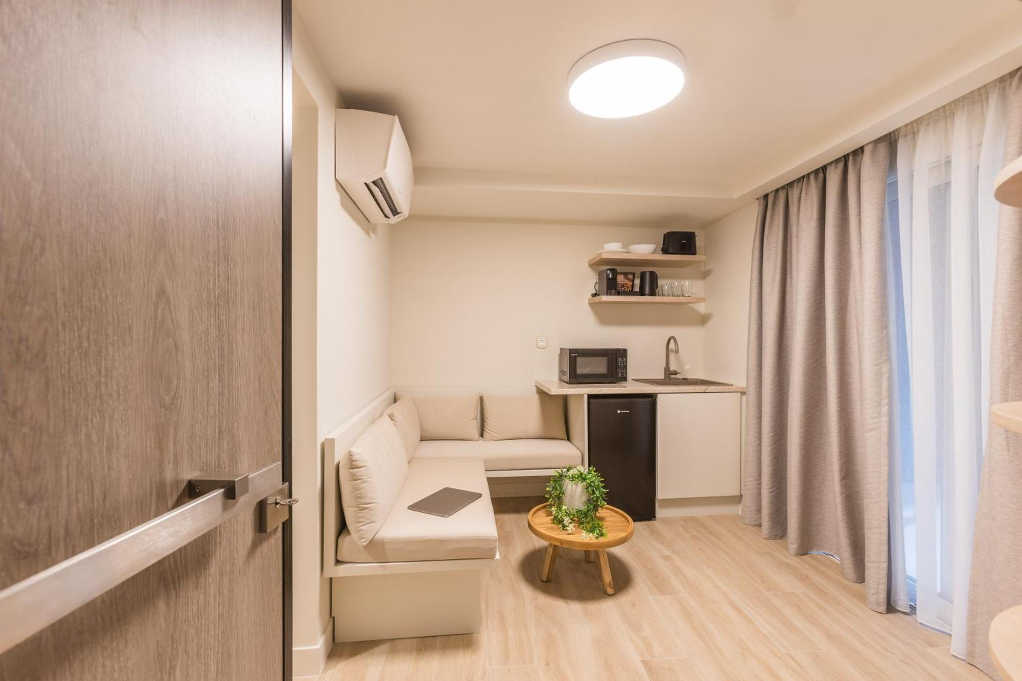 The Mediterranean Suites بيرايوس المظهر الخارجي الصورة