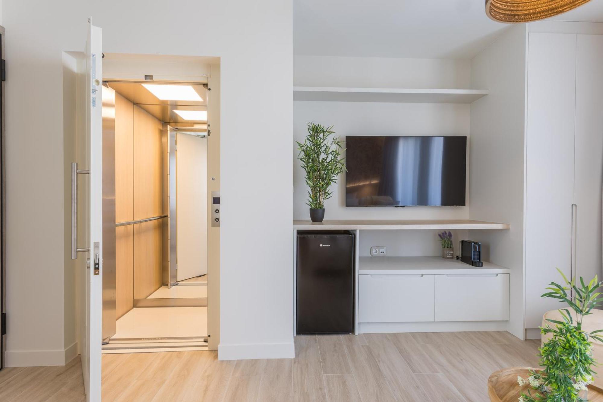 The Mediterranean Suites بيرايوس المظهر الخارجي الصورة