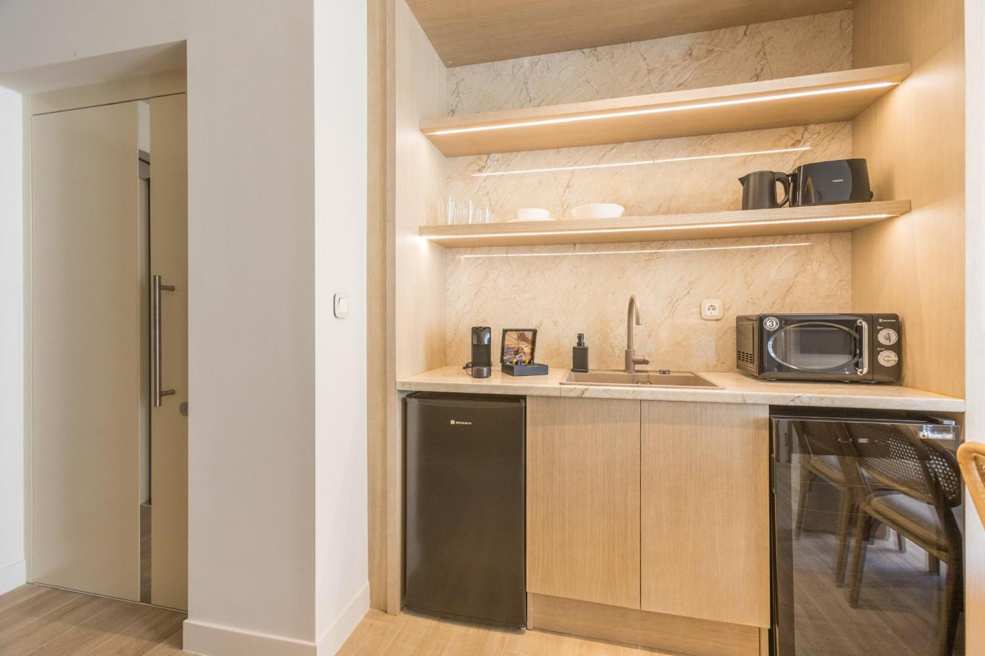 The Mediterranean Suites بيرايوس المظهر الخارجي الصورة