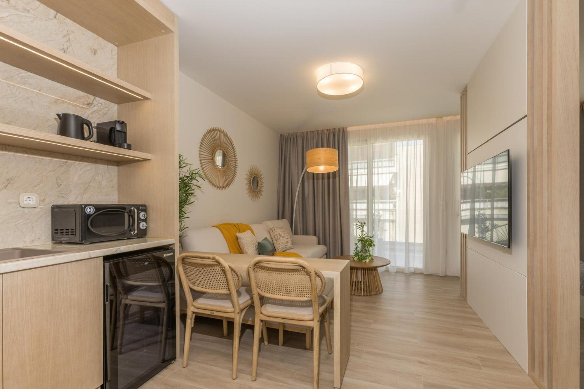 The Mediterranean Suites بيرايوس المظهر الخارجي الصورة